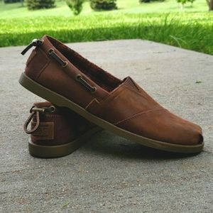 BOBS Chill Luxe- buttoned up flats